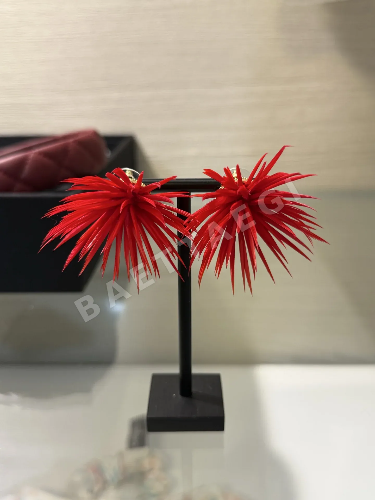 샤넬 레드 3D 페더 카멜리아 귀걸이 상세 이미지 3