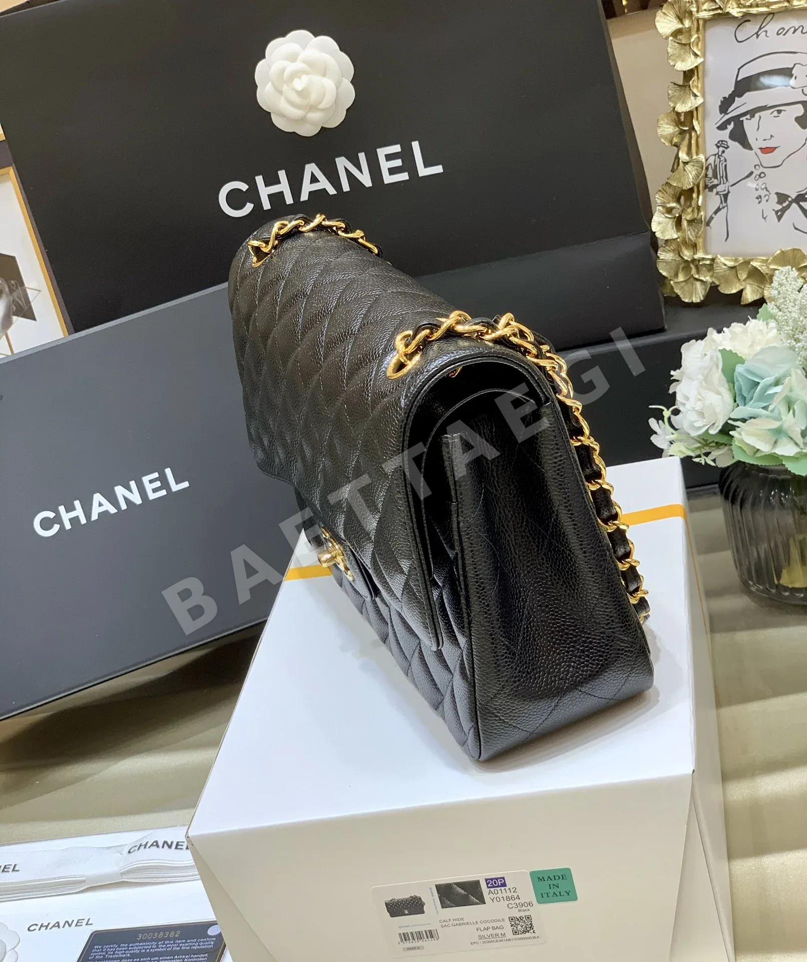 샤넬 점보 클래식 플랩백 가죽 가방 A58600 상세 이미지 3