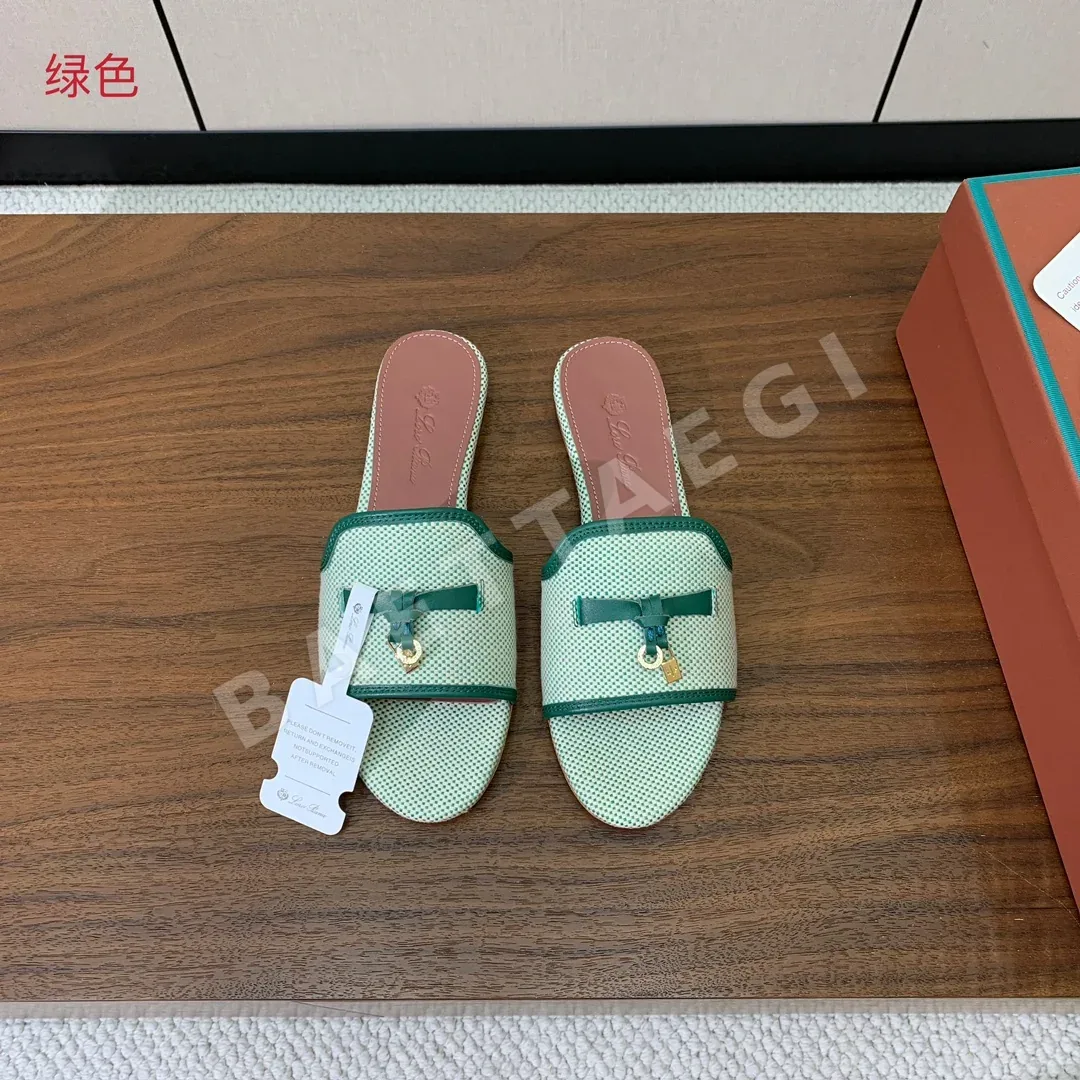 로로피아나 컬러 블록 플랫 샌들 104876