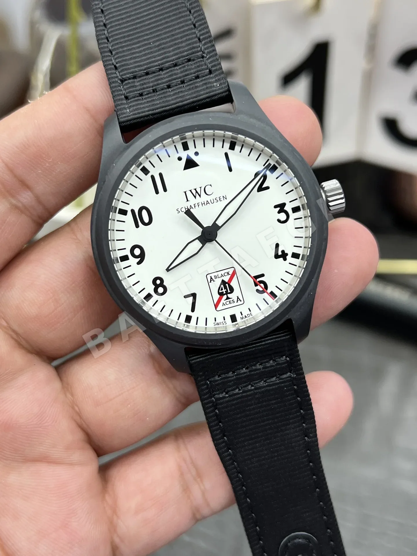 IWC 파일럿 에이스 오브 스페이드 세라믹 시계 상세 이미지 2