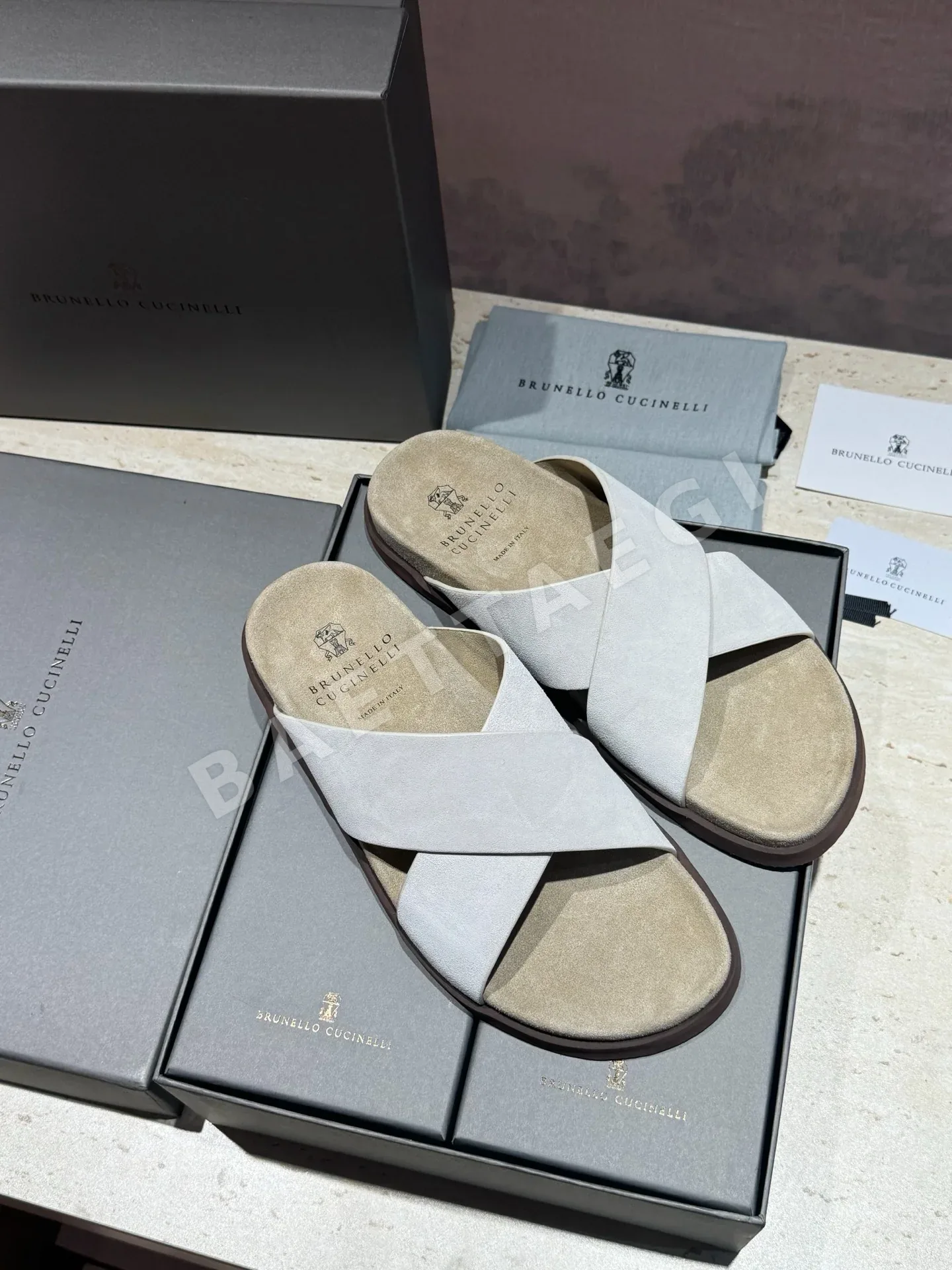 브루넬로쿠치넬리 스웨이드 비치 샌들 상세 이미지 3