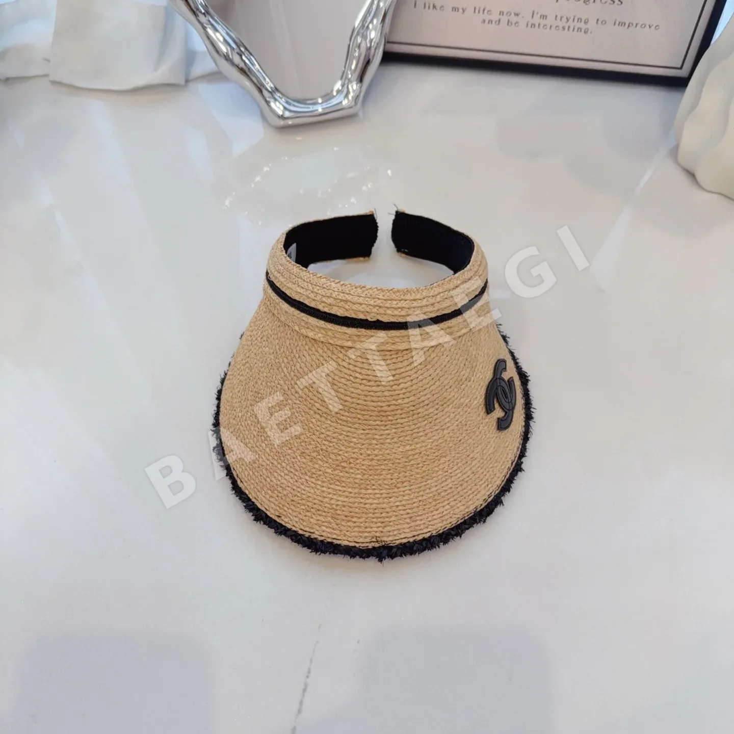 샤넬 라피아 바이저 캡 상세 이미지 1