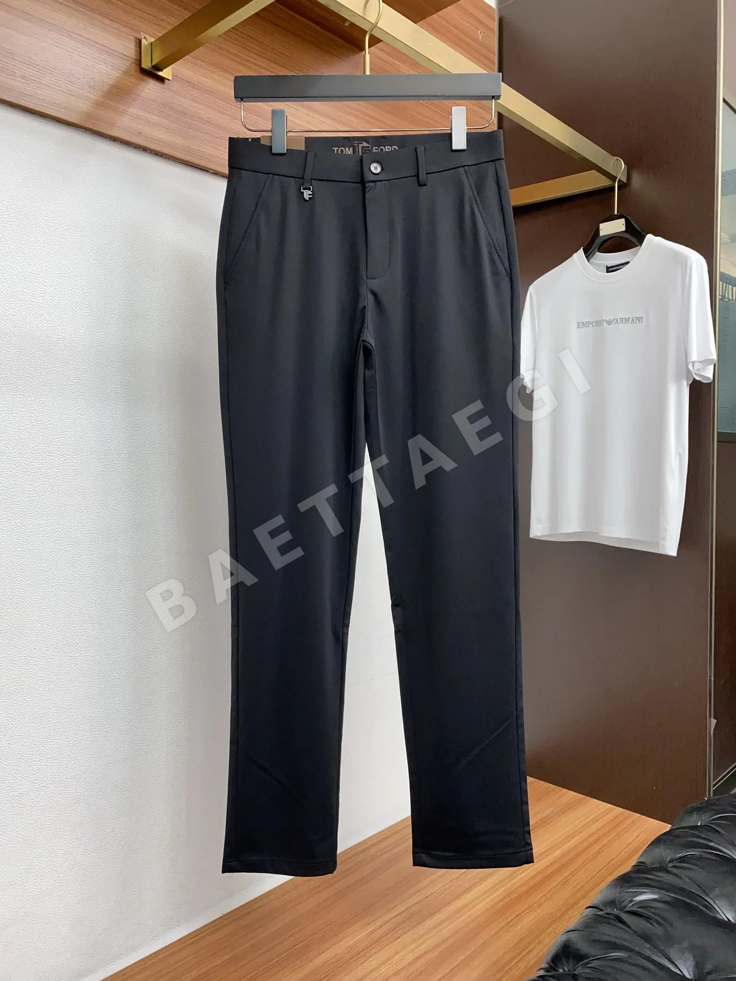 톰포드 일본산 데님 워시 가공 남성 바지 상세 이미지 2
