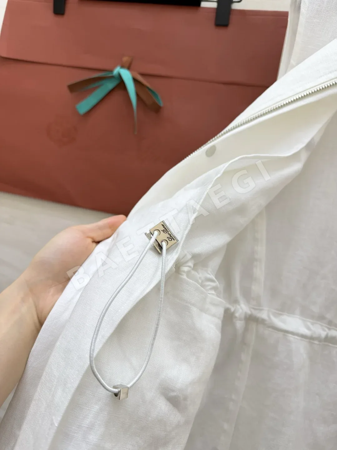 로로피아나 린넨 멀티포켓 여성 베스트 상세 이미지 7