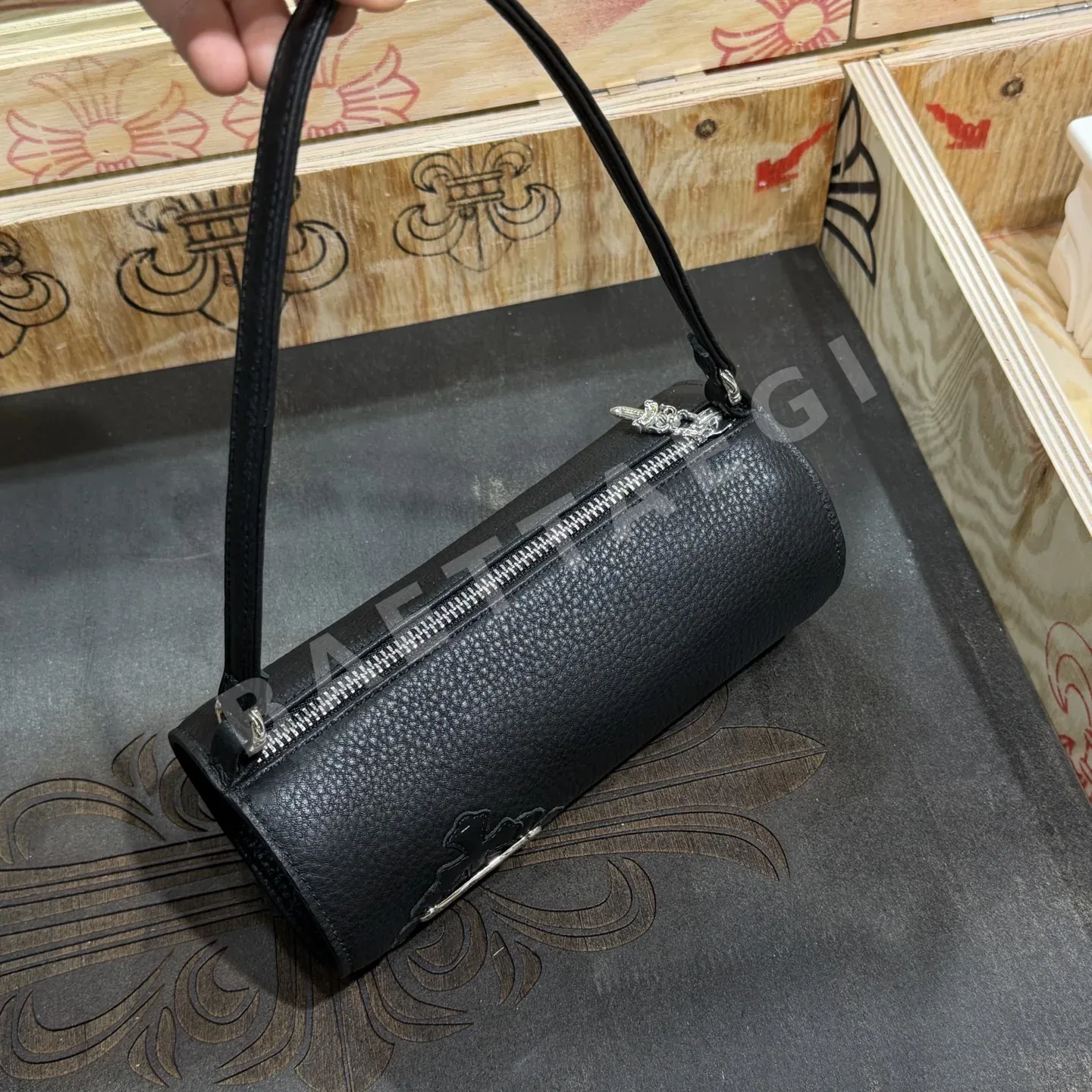 크롬하츠 두루마리 버킷백 페널홀더 가방 상세 이미지 4