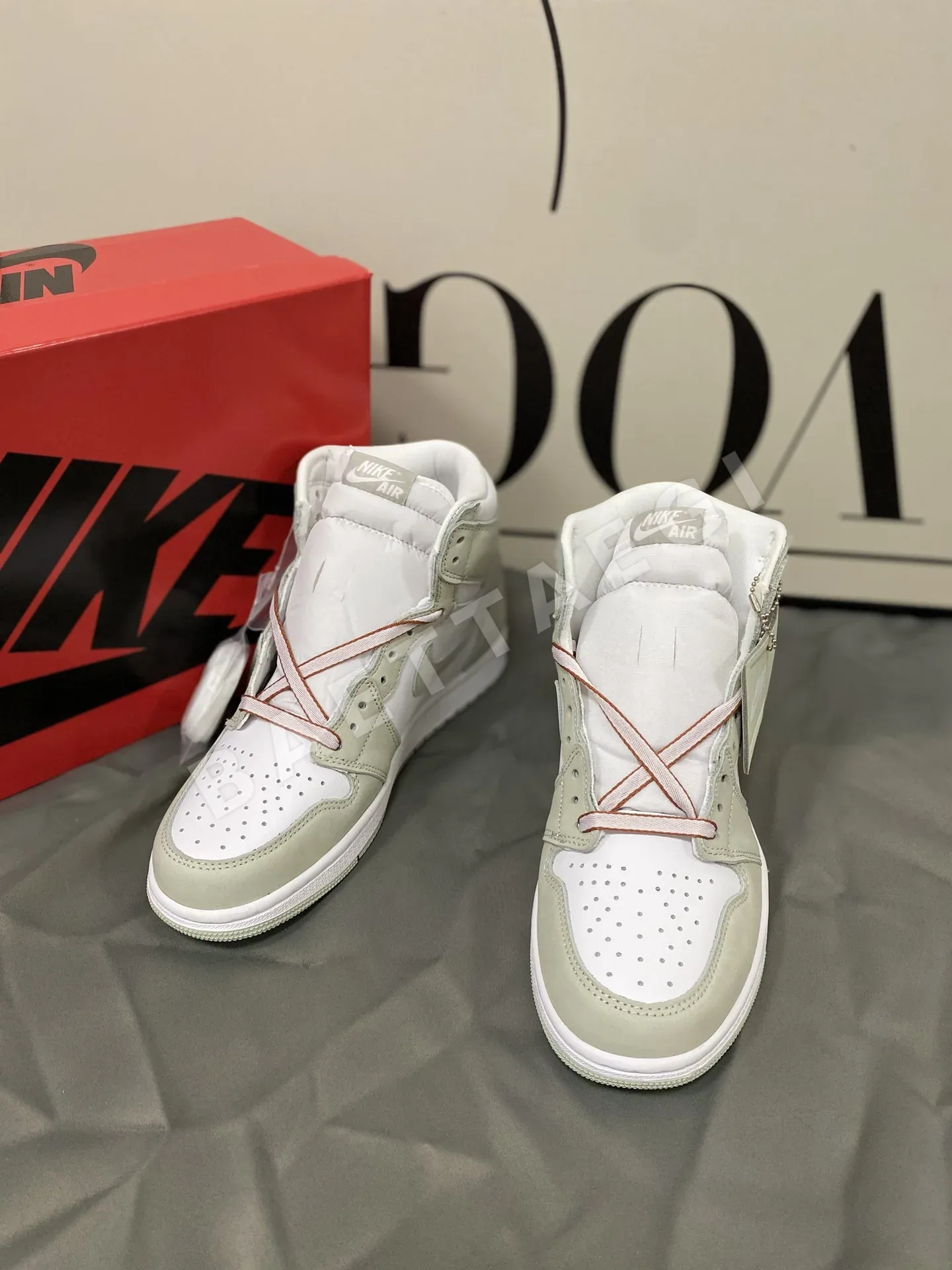 나이키조던 Air Jordan 1 Retro High OG 스니커즈 상세 이미지 4