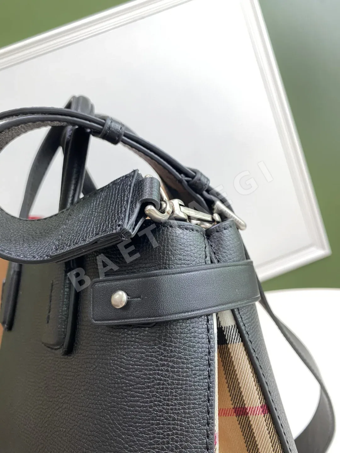 버버리 빈티지 체크 배너 토트백 상세 이미지 6