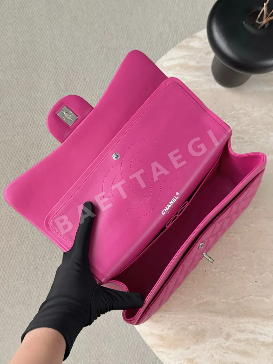 샤넬 로즈 레드 은장 가방 상세 이미지 9