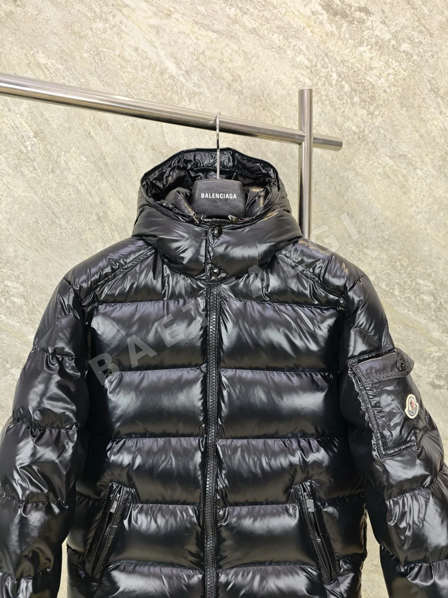 몽클레르 마야 후드 쇼트 다운 재킷(Moncler Maya Hooded Short Down Jacket) 상세 이미지 4