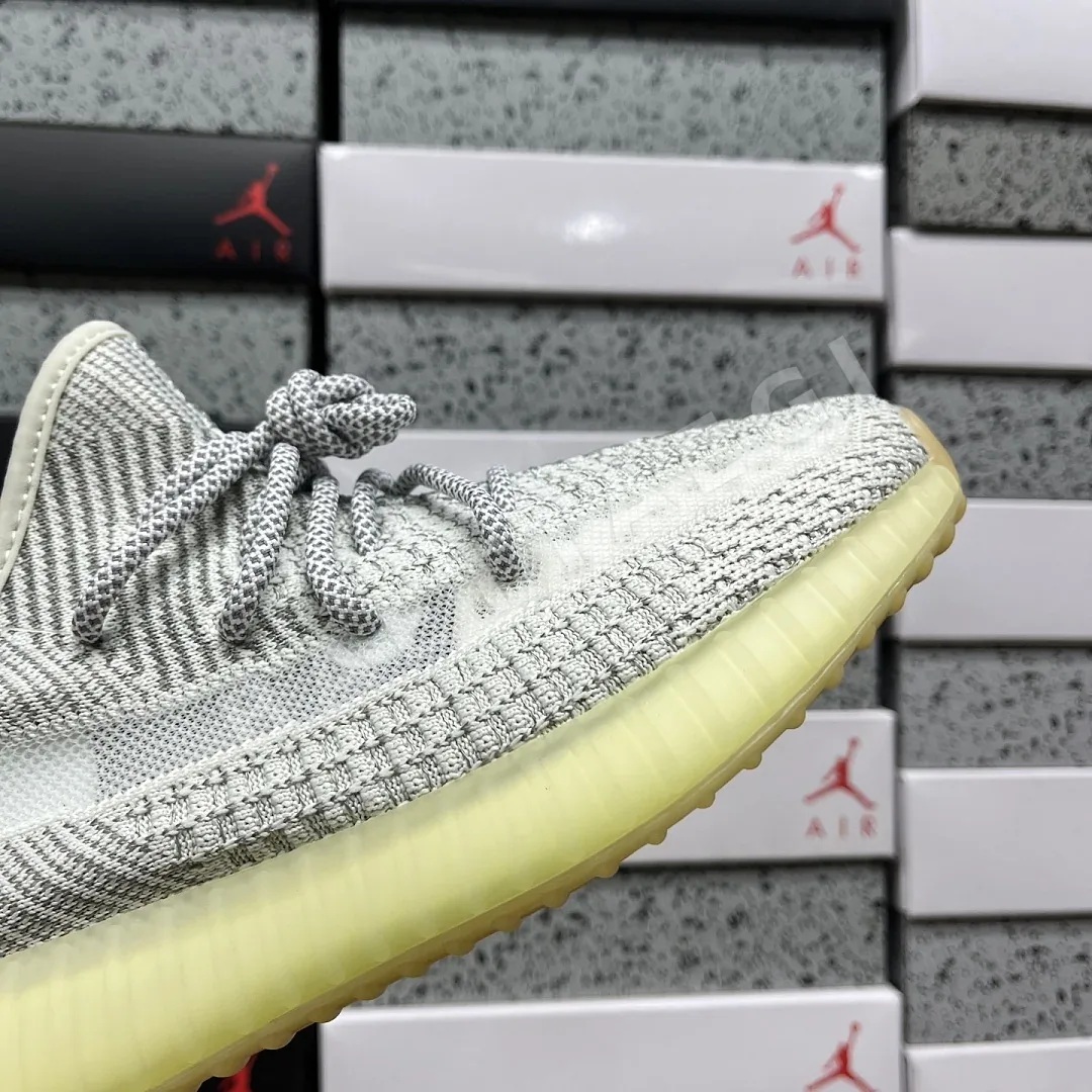 아디다스 [XQ] 이지 부스트 350 V2 FX4349 200802 Adidas Yeezy Boost 350 V2 Yeshaya 상세 이미지 3