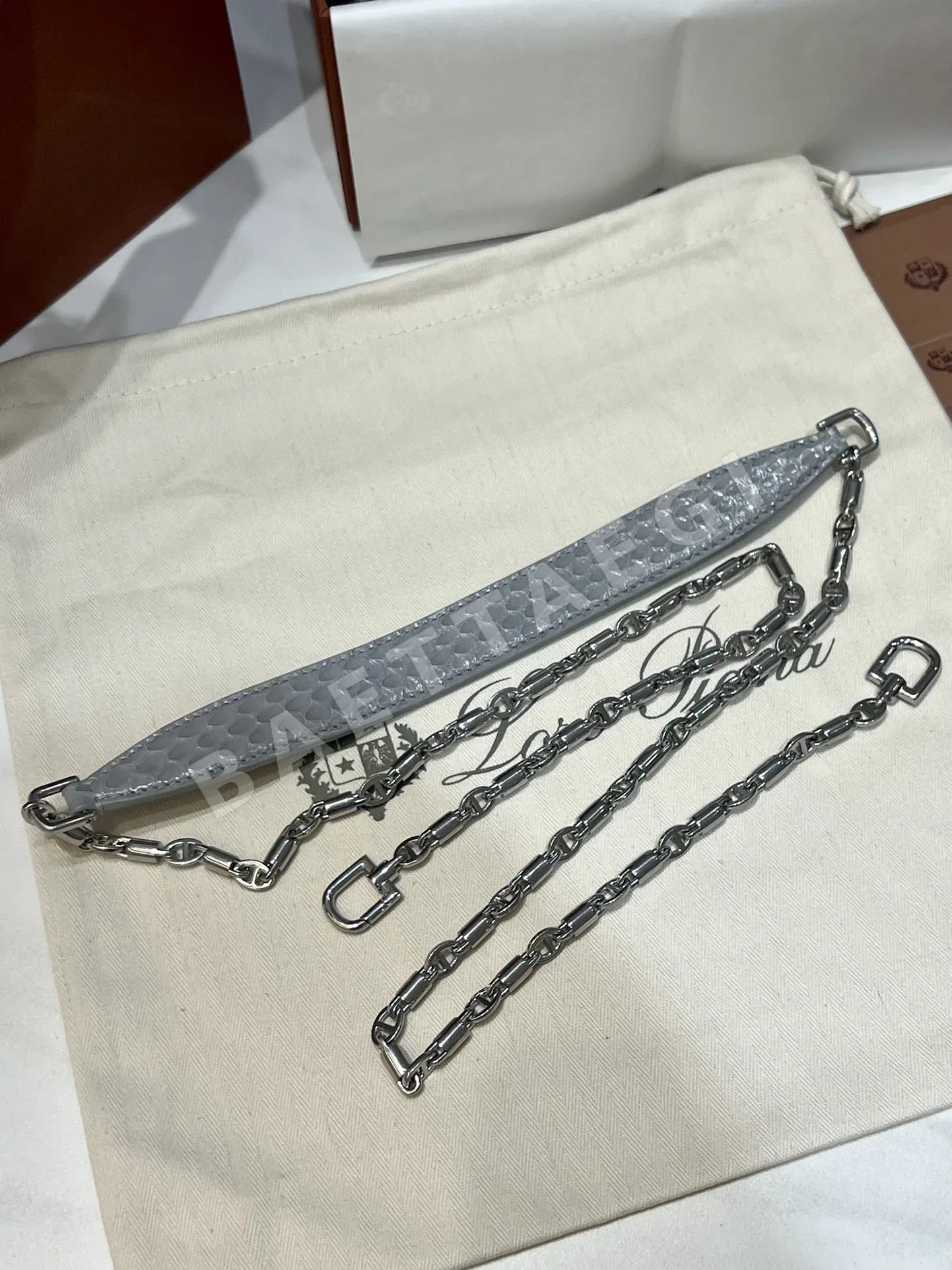 로로피아나 가방 상세 이미지 8