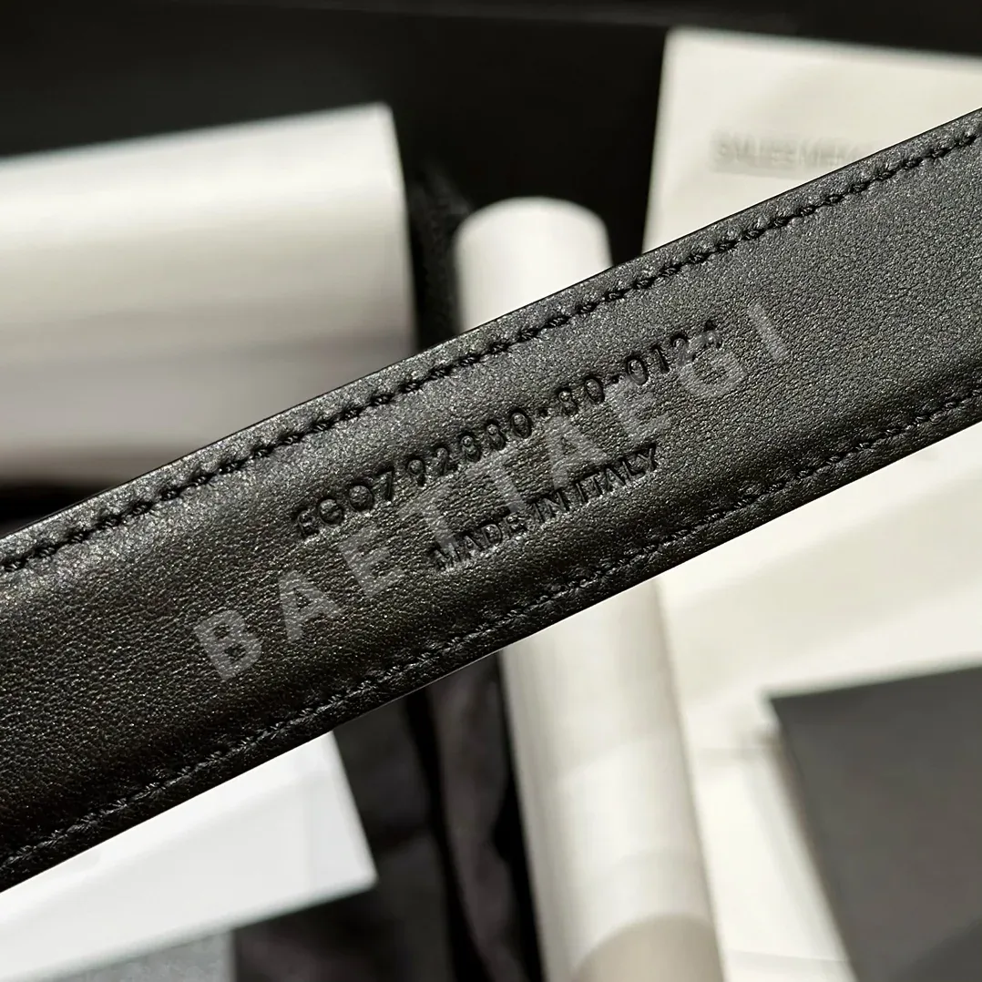 생로랑 YSL 금장 양면 송아지가죽 벨트 상세 이미지 9