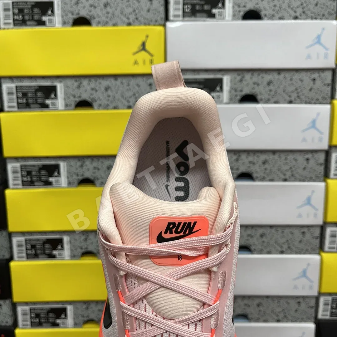 나이키 줌 보메로 18 HM6804-600 201098 Nike Zoom Vomero 18 상세 이미지 2