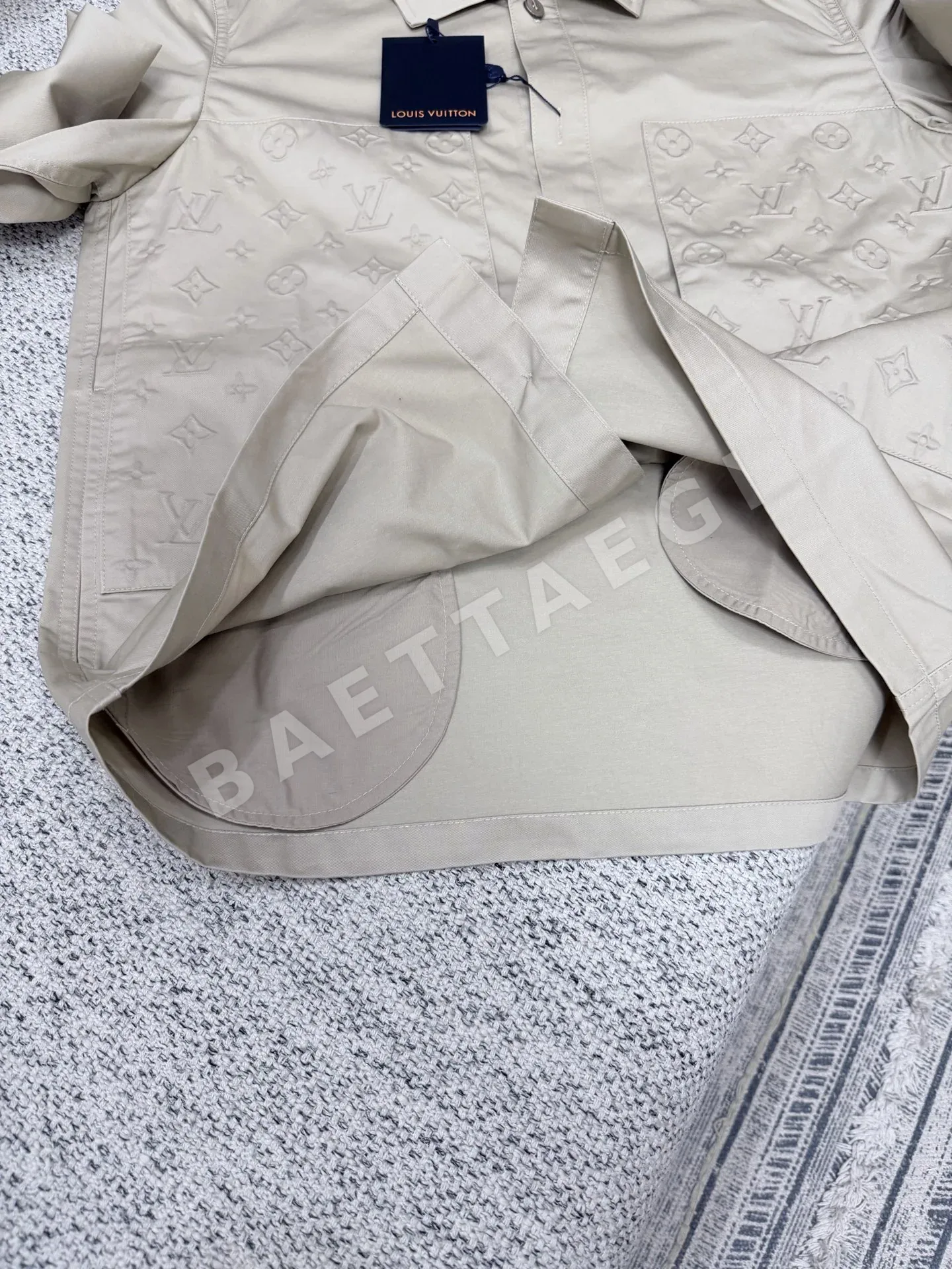 루이비통 모노그램 엠보스 워크 셔츠 자켓 상세 이미지 6