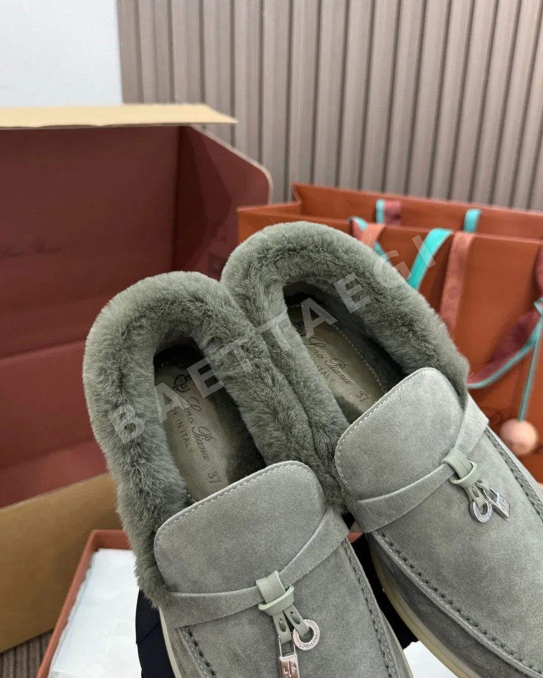 로로피아나 서머 워크 로퍼 여성 그린 가죽 상세 이미지 8