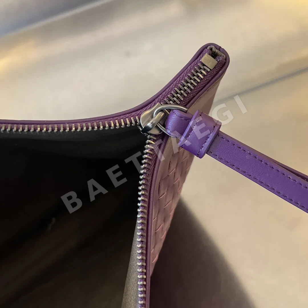 보테가베네타 나비 모양 지퍼 클러치 가방 256405 4820 상세 이미지 5