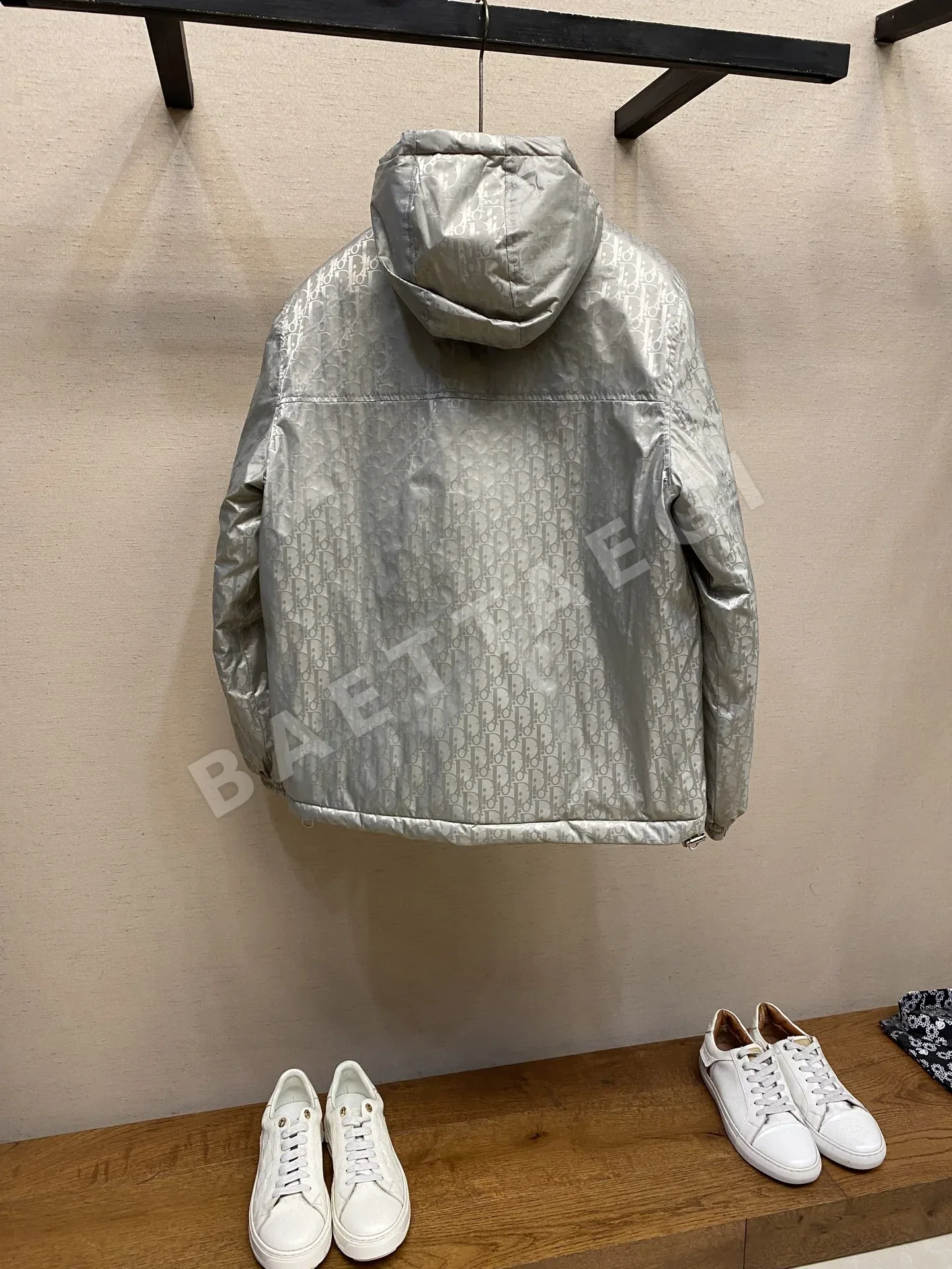 디올 모노그램 패턴 남성 다운 자켓 상세 이미지 2