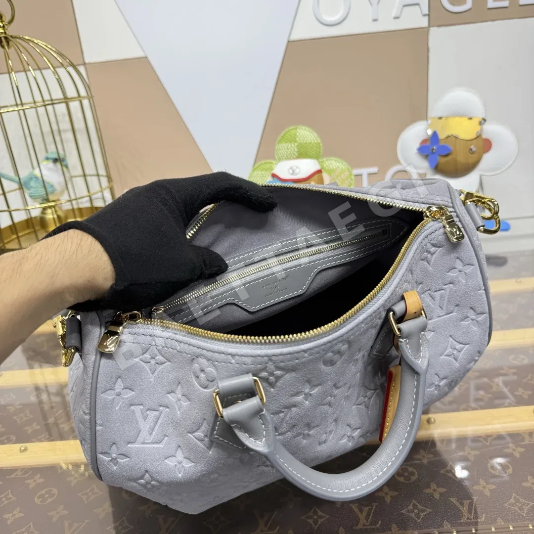 루이비통 모노그램 엠보싱 스웨이드 스피디 소프트 30 핸드백 상세 이미지 9