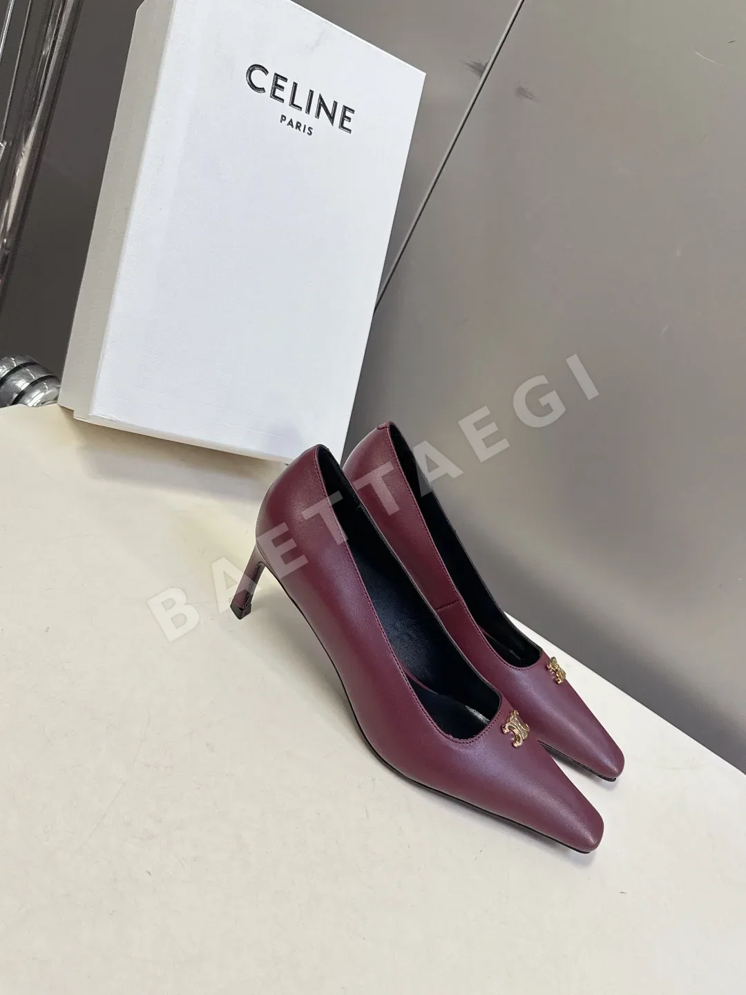 셀린느 뾰족 토 여성 신발 상세 이미지 2