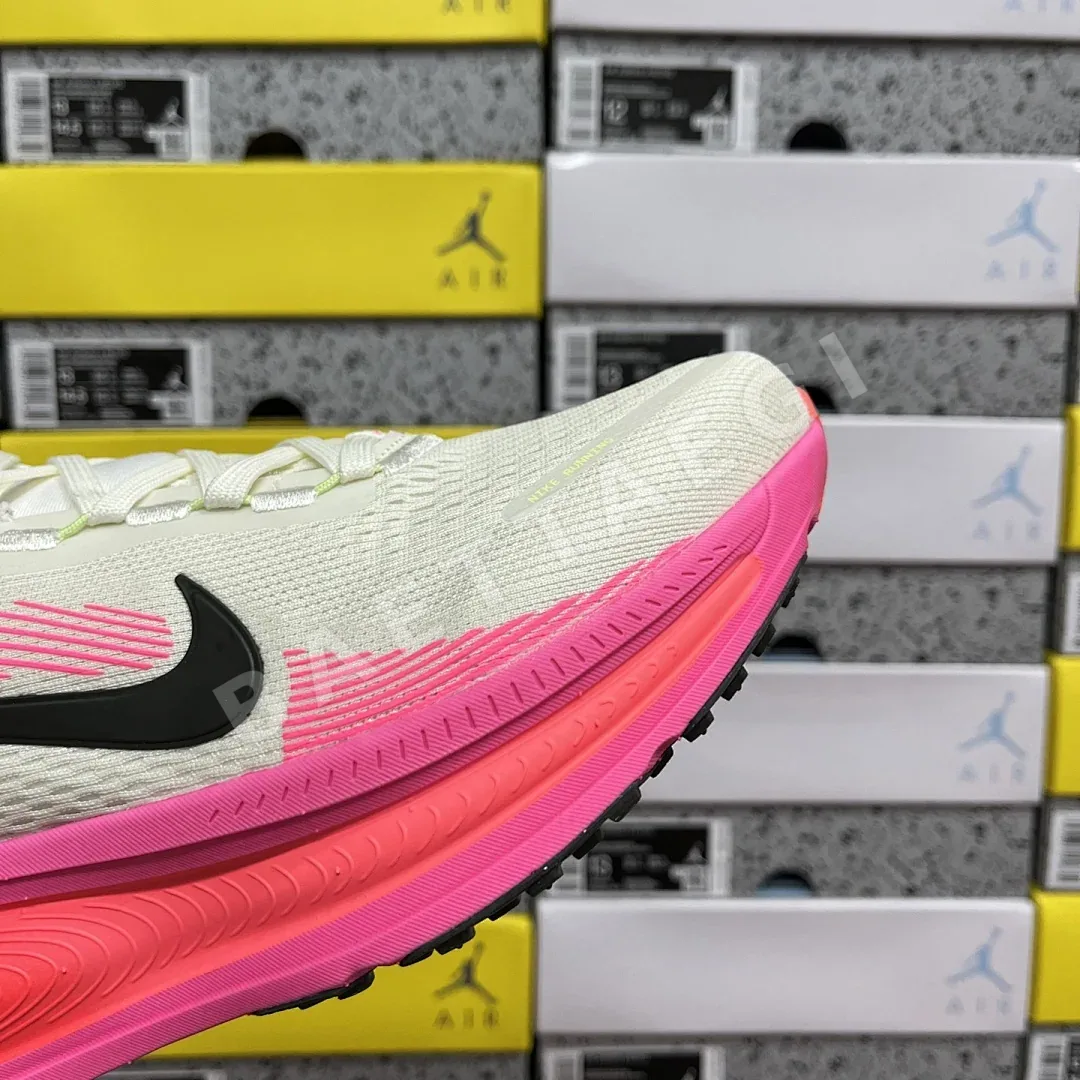 나이키 줌 보메로 18 IB7315-100 201101 Nike Zoom Vomero 18 상세 이미지 3