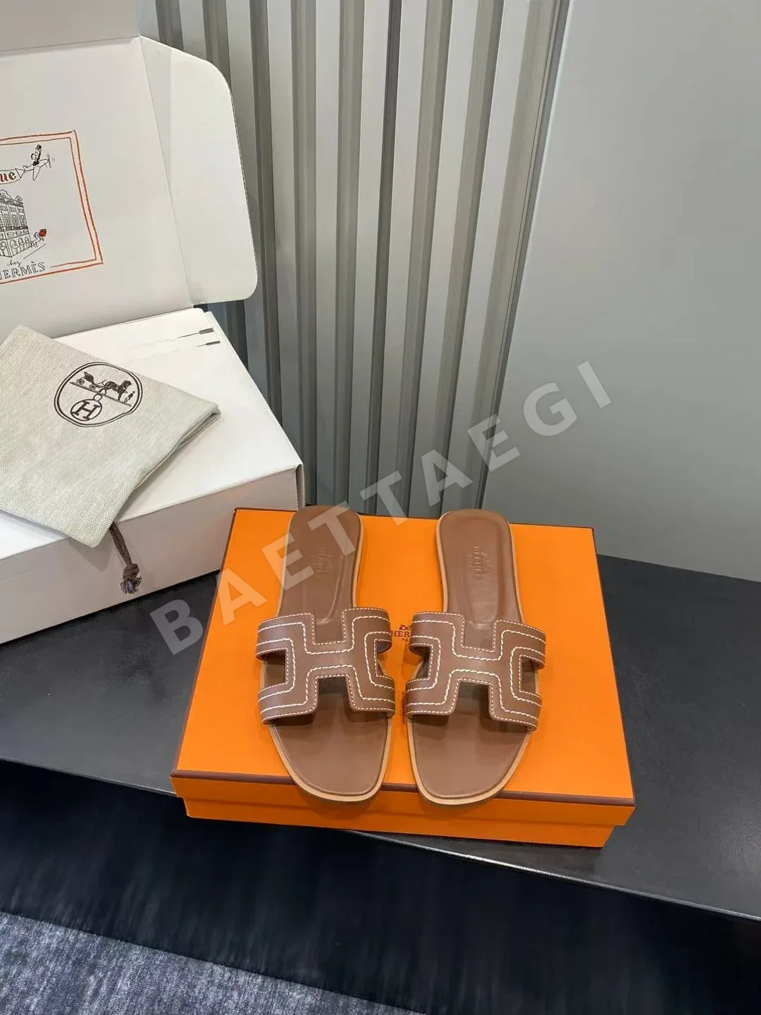 에르메스 클래식 H 오란 슬리퍼 상세 이미지 2