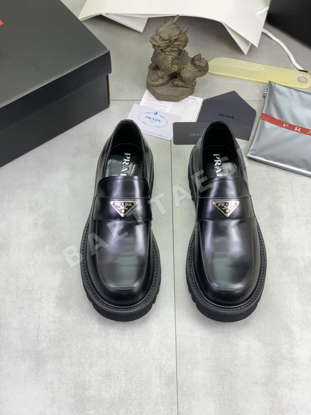 프라다 로퍼 상세 이미지 2