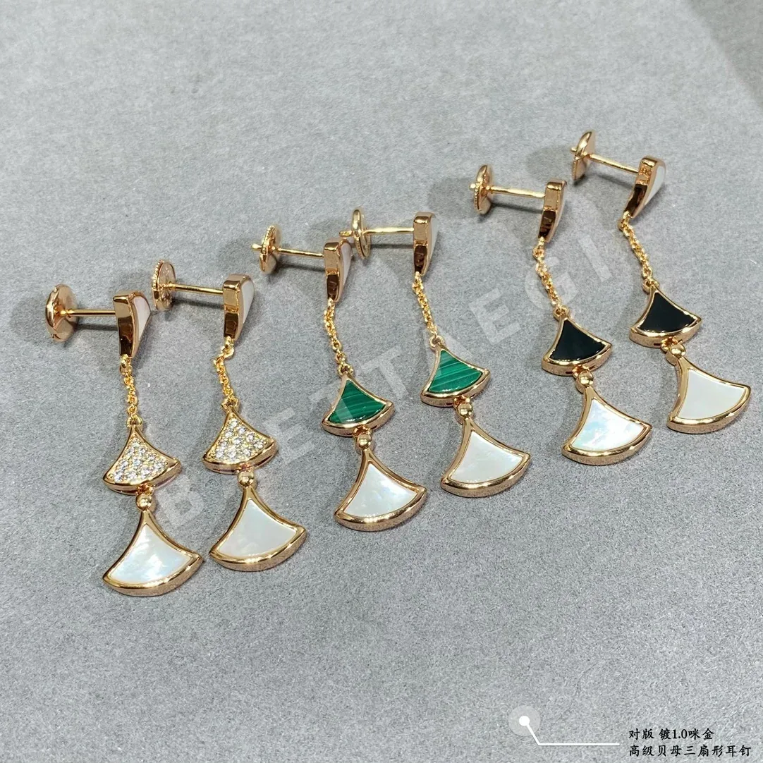 불가리 마더오브펄 3 선 팬 귀걸이 64410