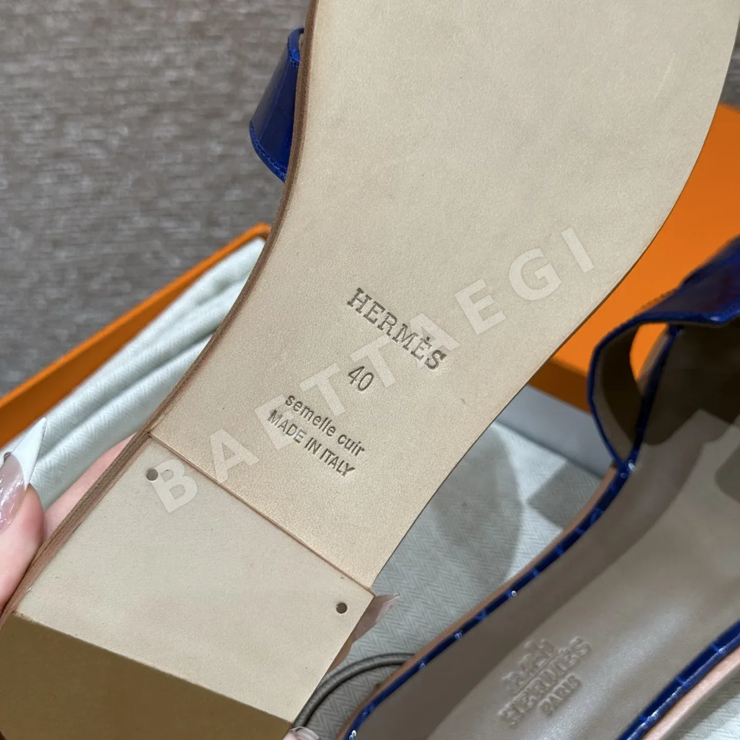 에르메스 오란 샌들 악어가죽 샌들 상세 이미지 6