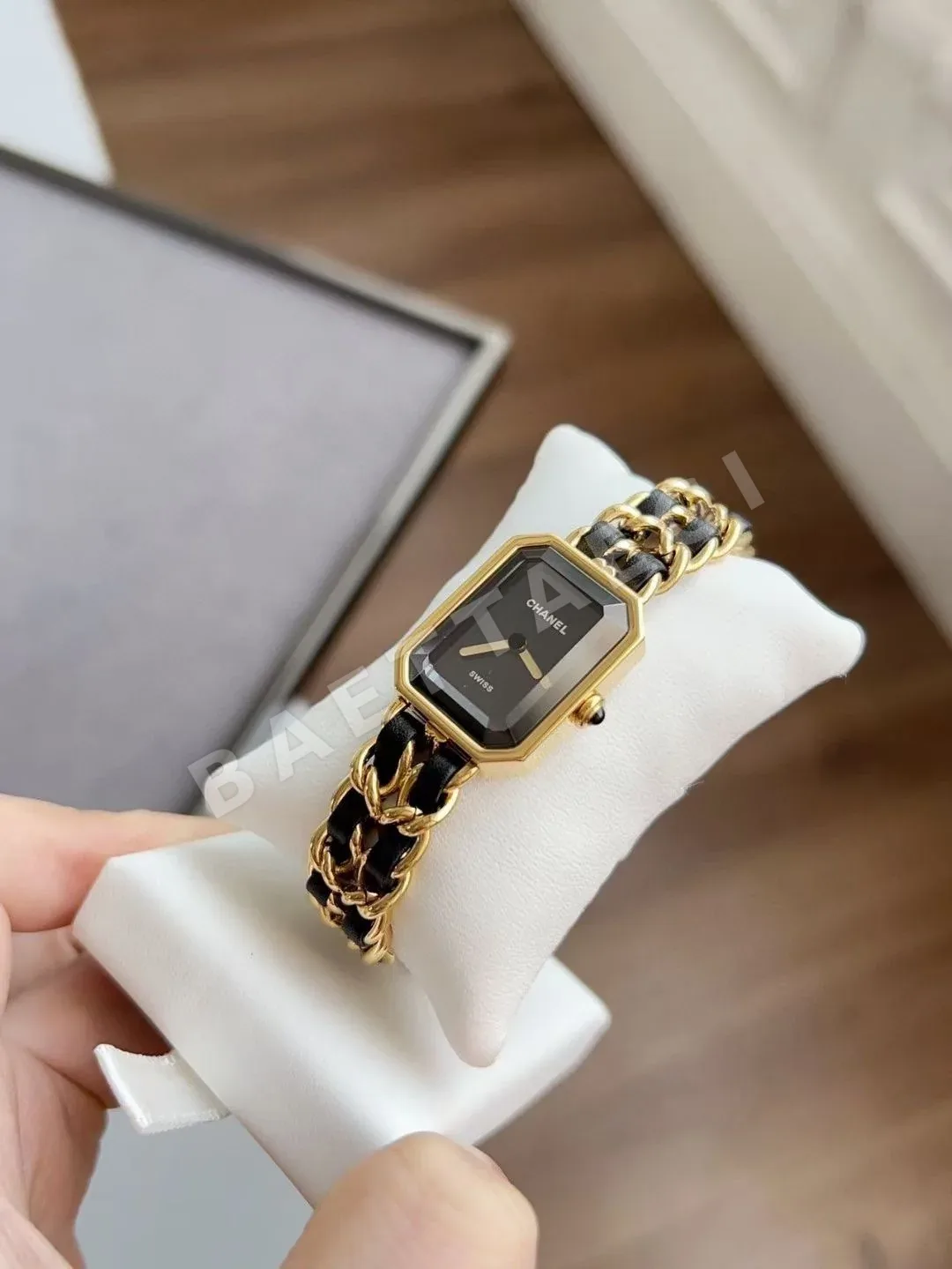 샤넬 프리미에르 블랙 골드 여성 시계 S M L 사이즈 상세 이미지 3