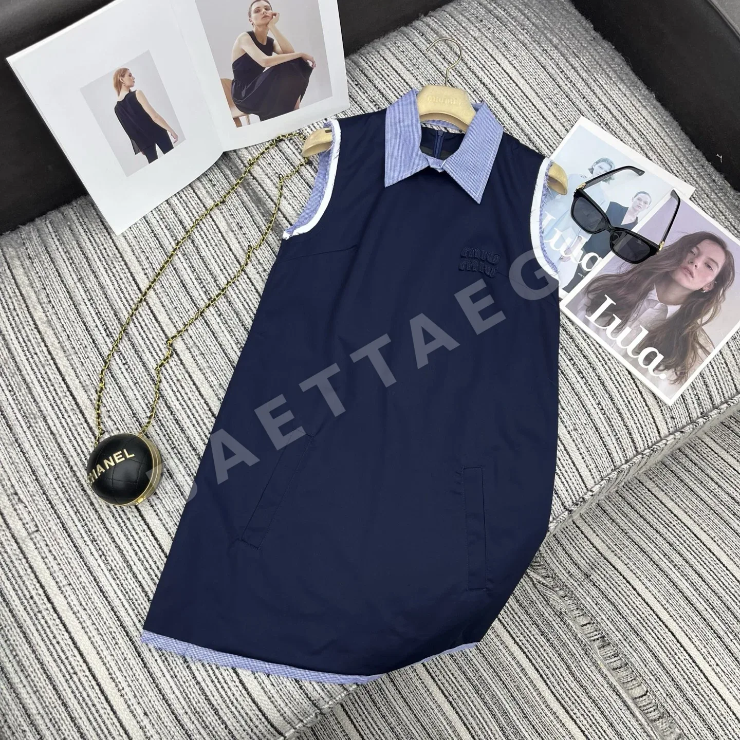 미우미우 스트라이프 카라 민소매 원피스 상세 이미지 3