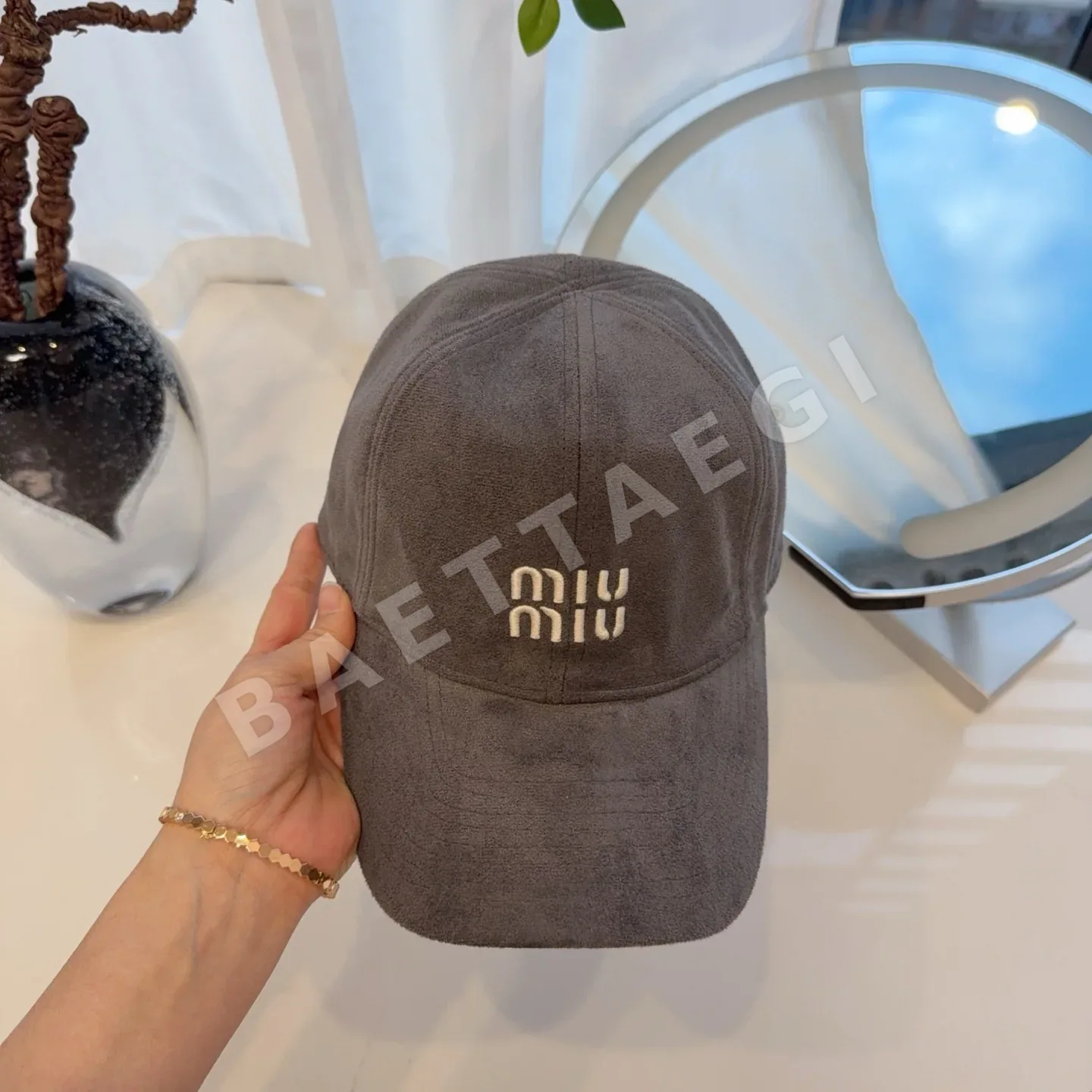 미우미우 모자 81381 Miu Miu Cap 상세 이미지 4
