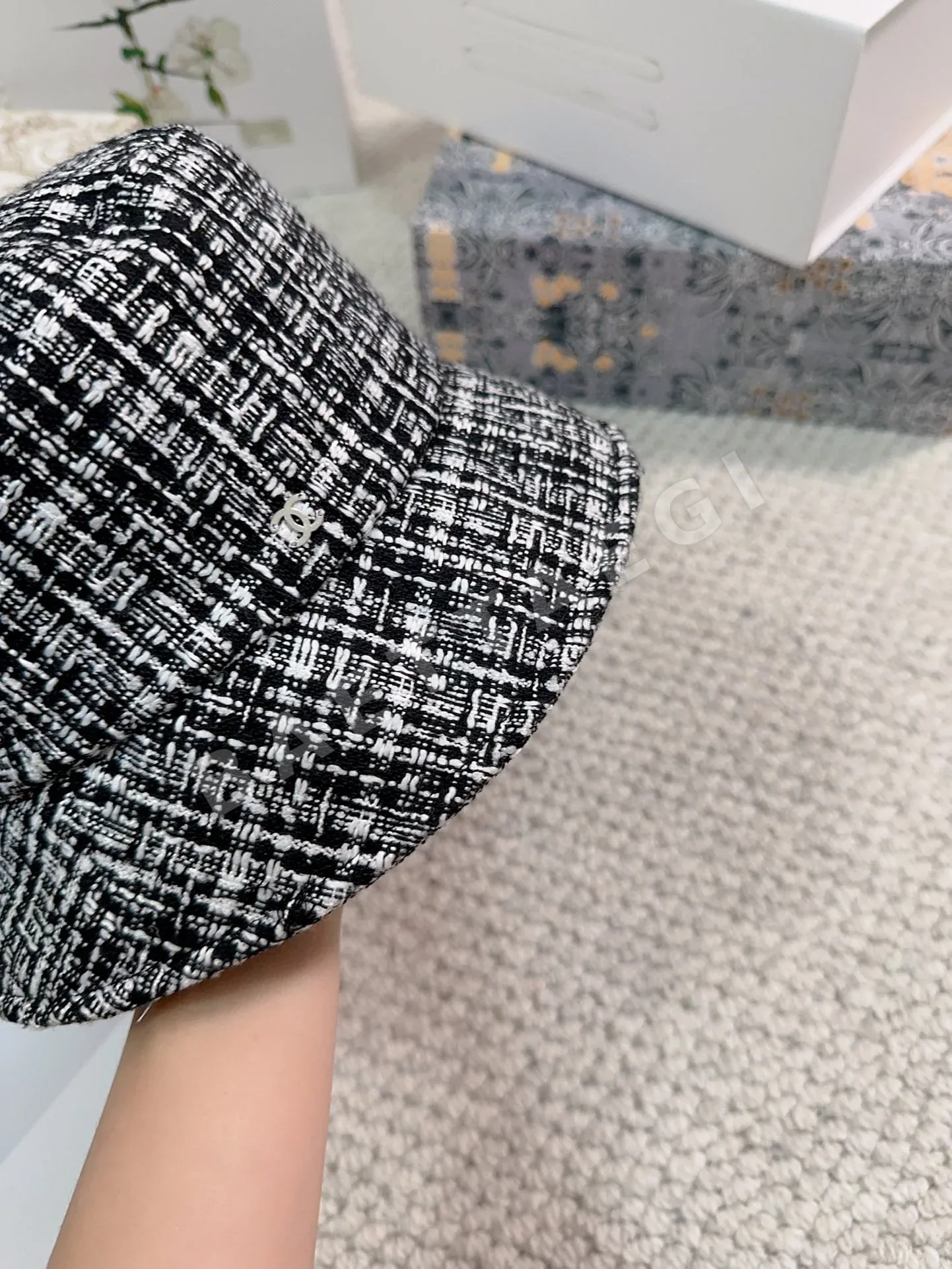 샤넬 트위드 버킷 햇 모자 상세 이미지 6