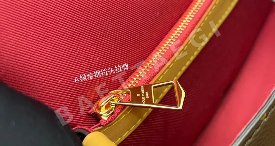 루이비통 M46049 가죽 가방 상세 이미지 4