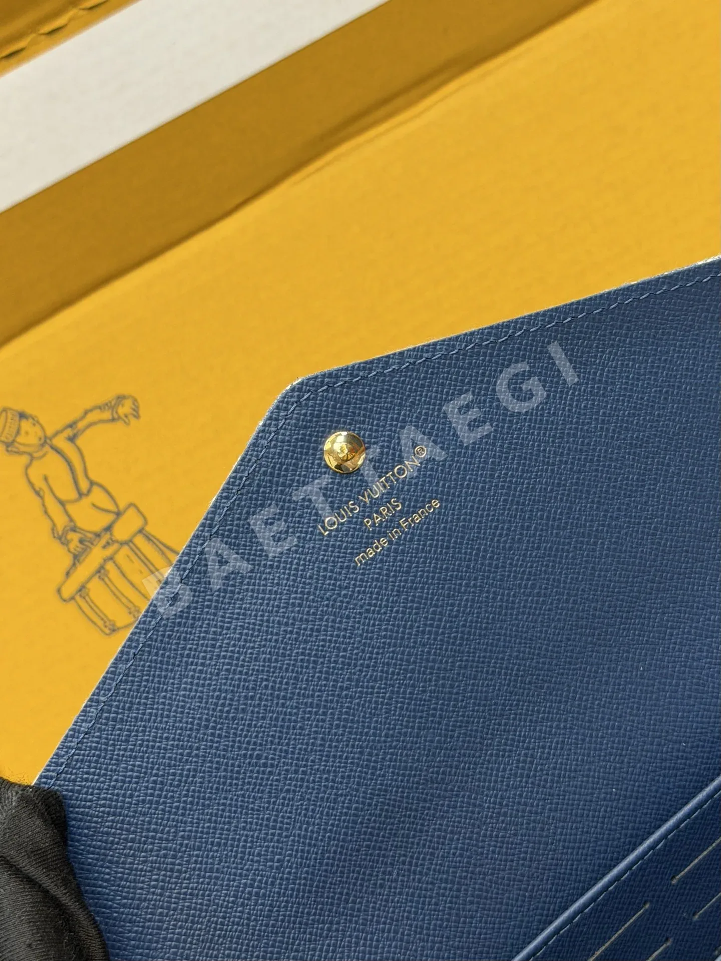 루이비통 스칼렛 로즈 레드 데님 장지갑 M28280 상세 이미지 8