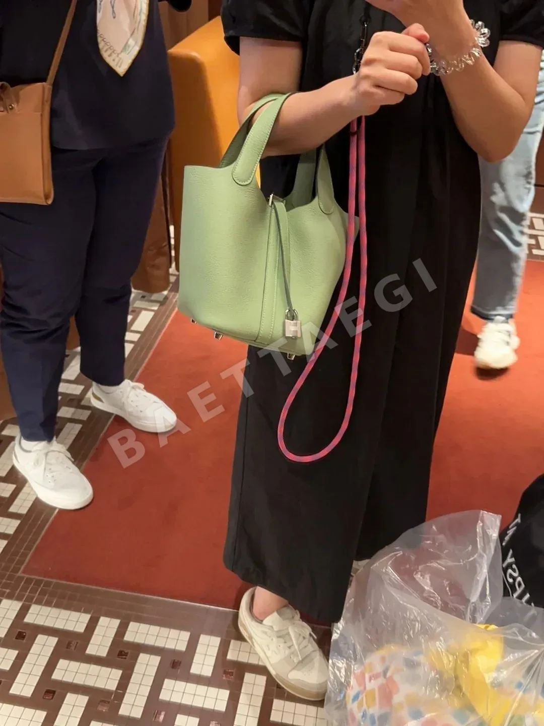 에르메스 피코탄 락 가방 상세 이미지 5