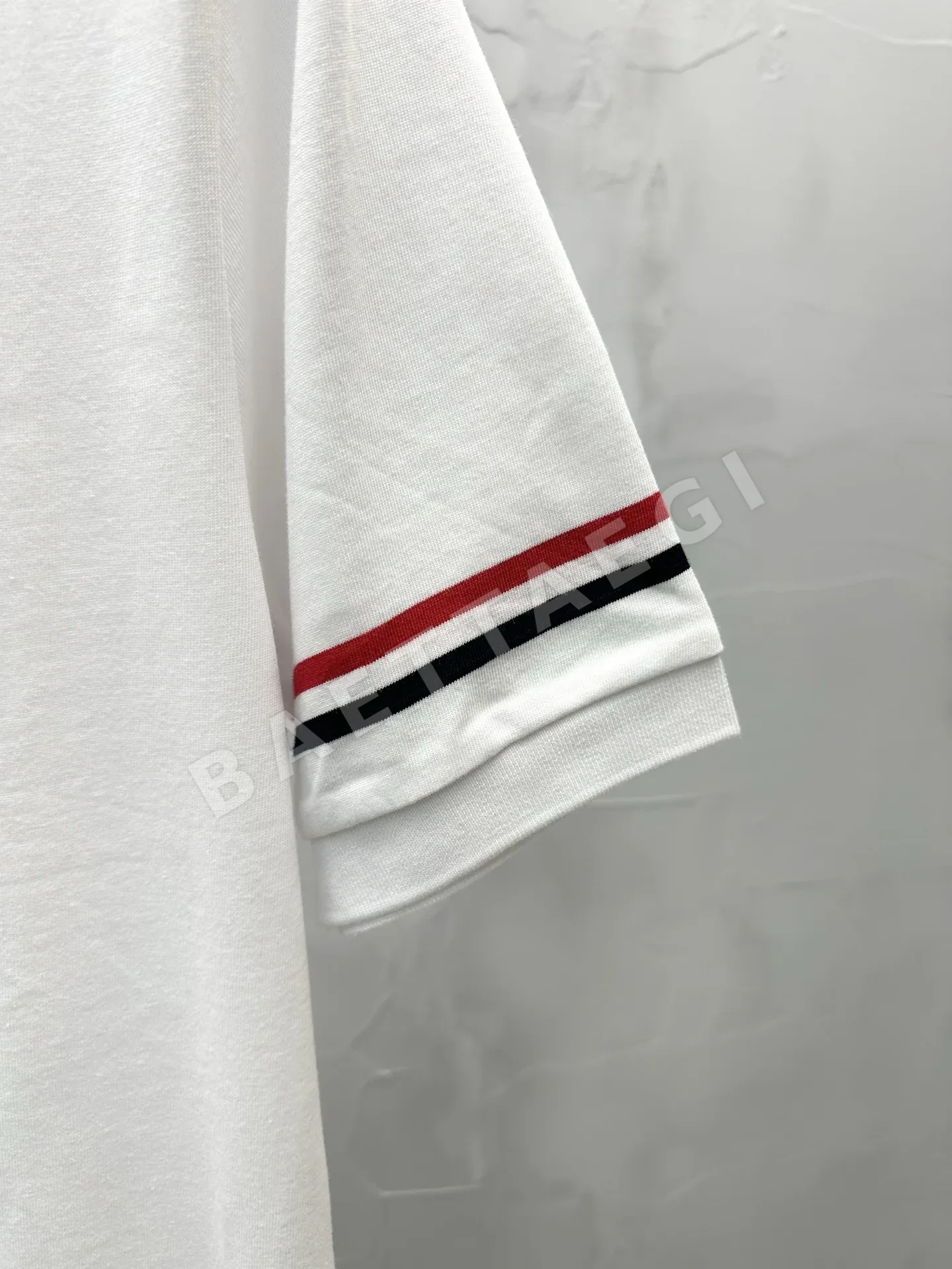톰브라운 더블 스트랩 컬러 코팅 크루넥 반팔 티셔츠 상세 이미지 5