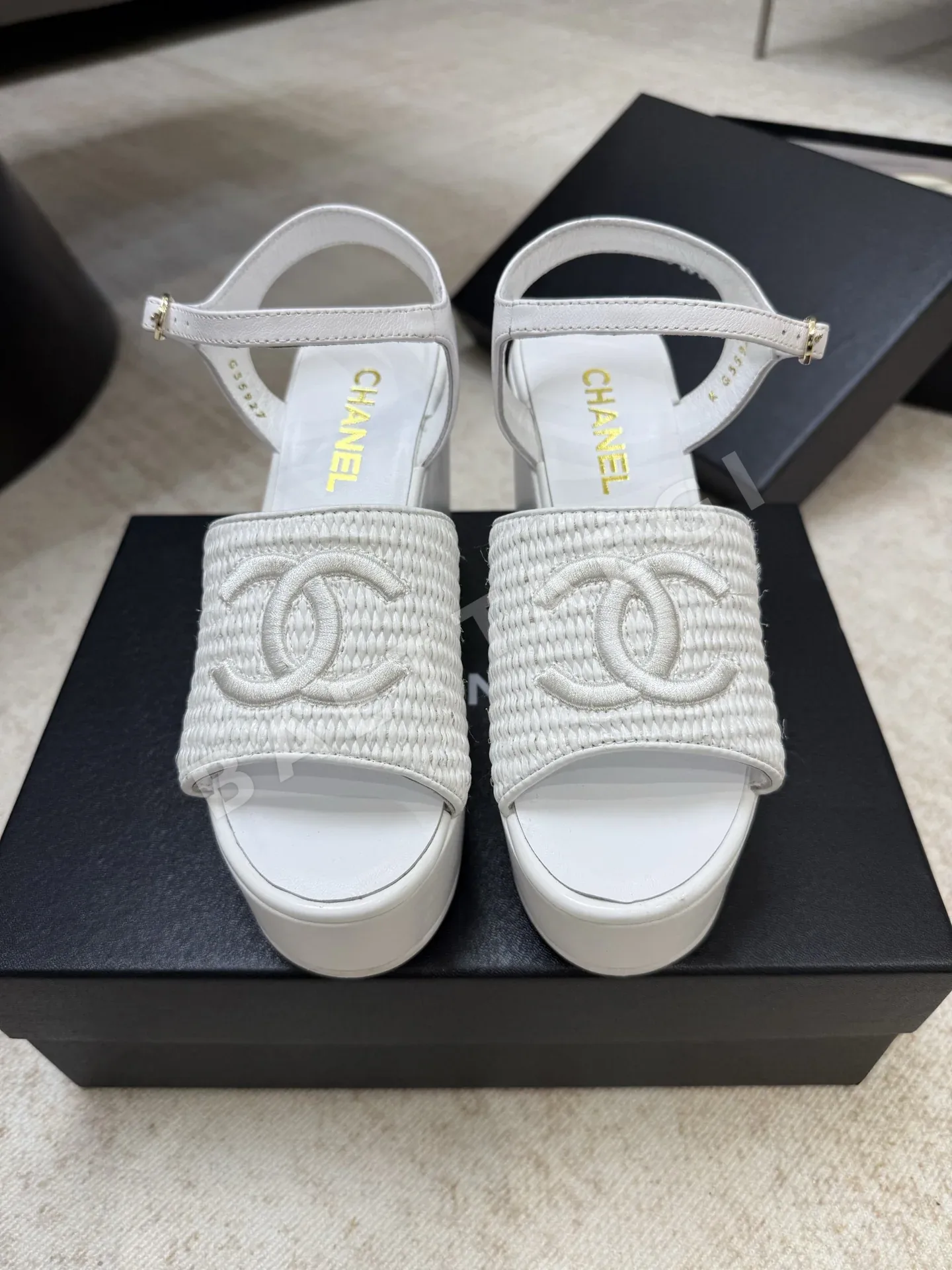 샤넬 나일론 더블 C 로고 웨지 플랫폼 샌들 42308