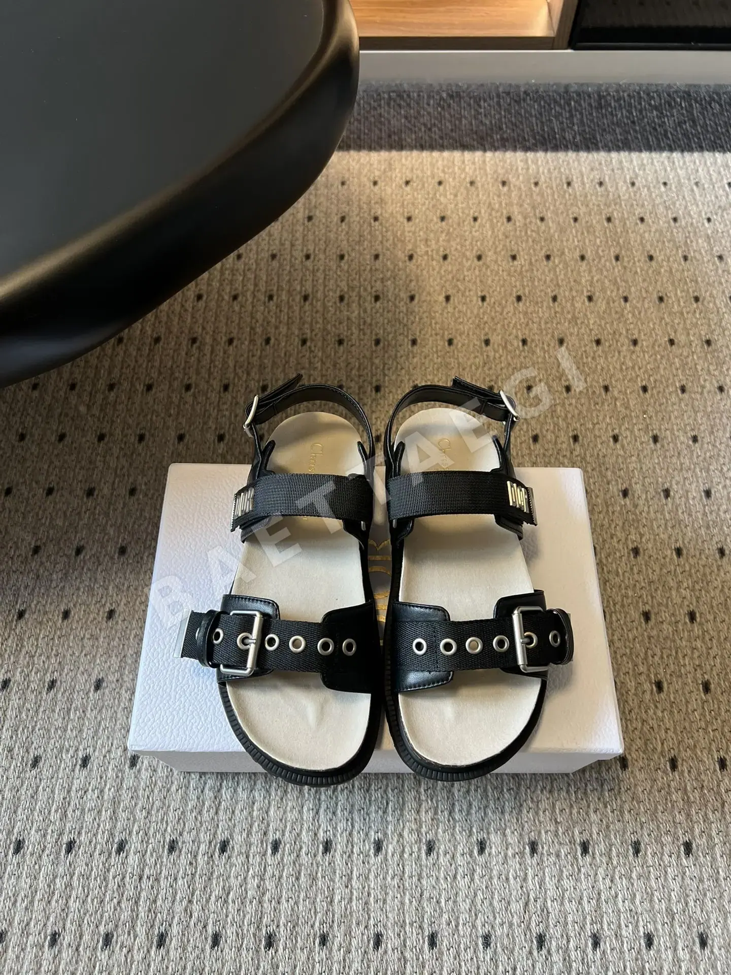 디올 더블 버클 샌들 95644