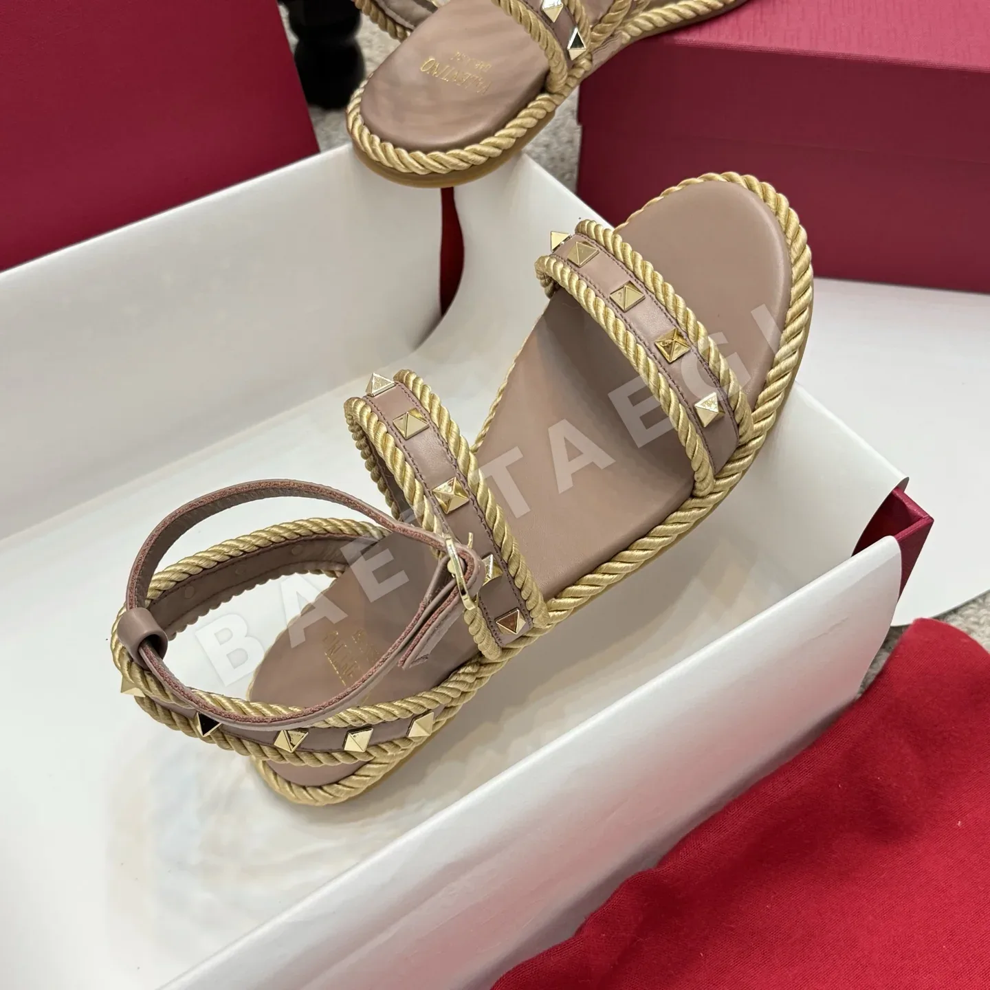 발렌티노 도금 스터드 장식 린넨 로프 샌들 상세 이미지 5