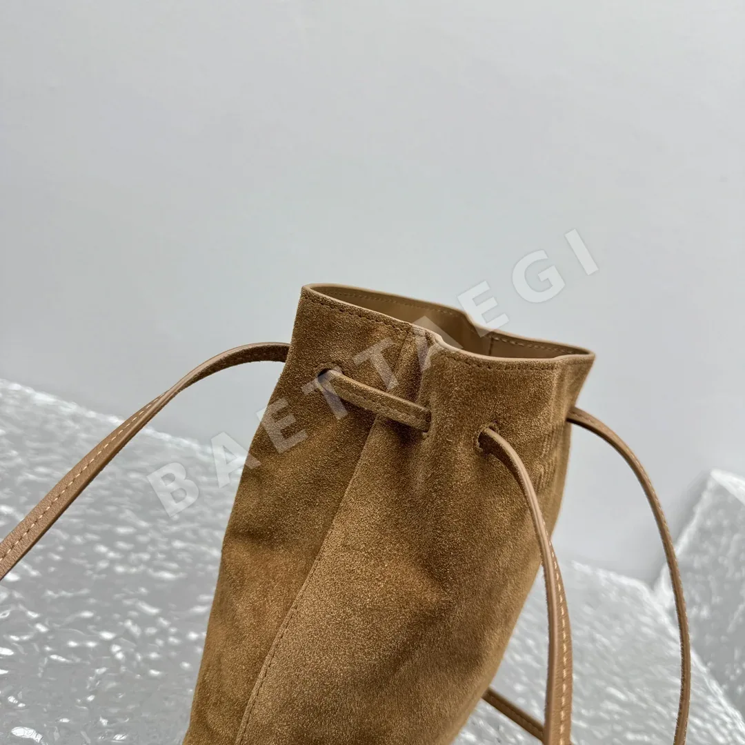 미우미우 매트 램스킨 다크 브라운 버킷백 상세 이미지 7