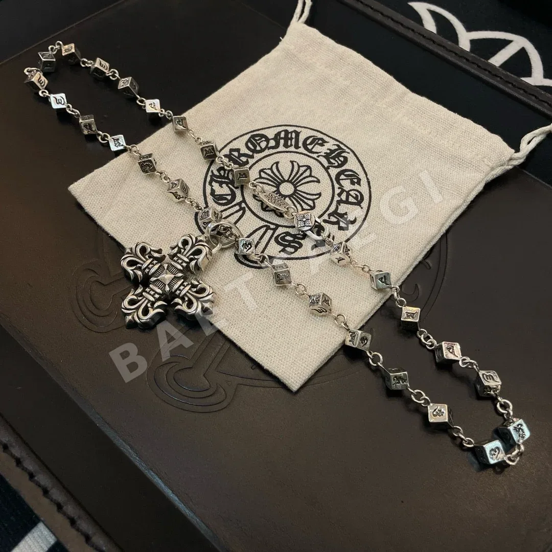 크롬하츠 크로스 플레임 펜던트 목걸이 상세 이미지 9