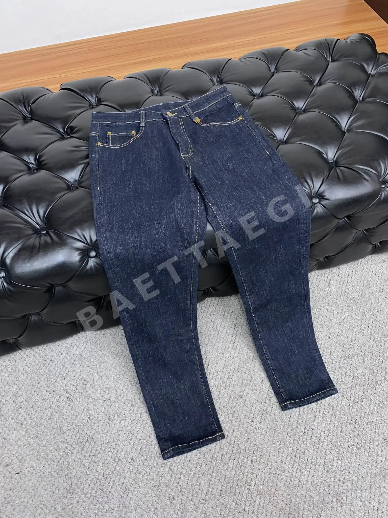 로에베 워시드 데님 남성 바지 상세 이미지 6
