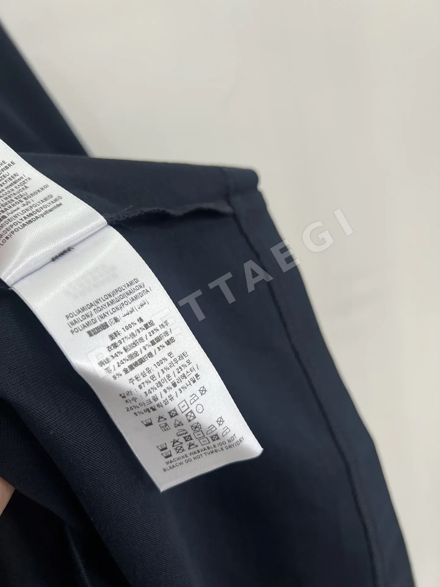 버버리 워호스 로고 남성 반팔 티셔츠 상세 이미지 9
