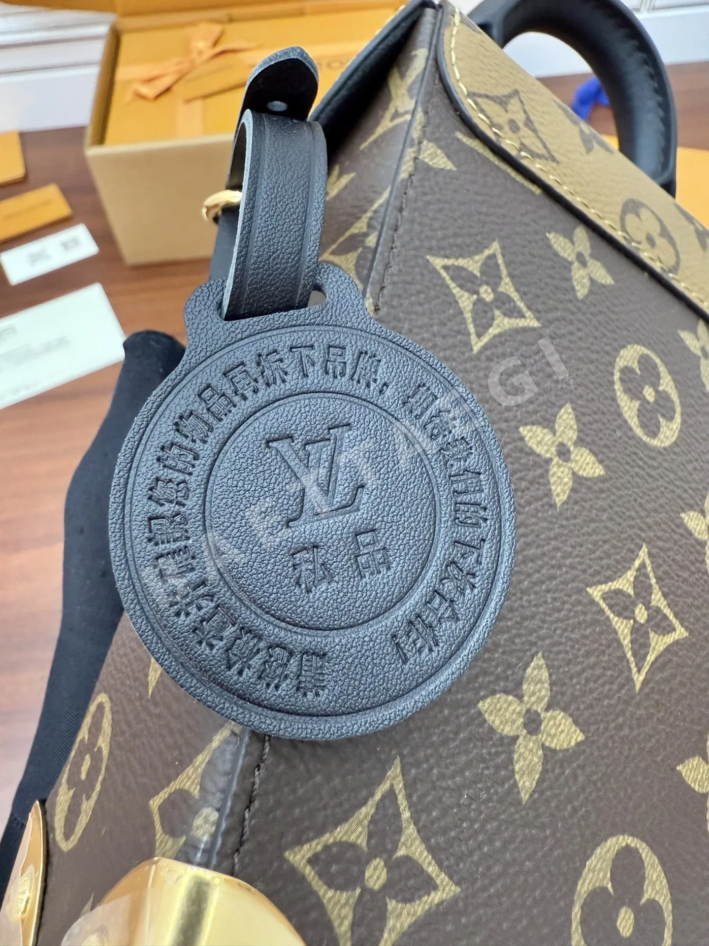 루이비통 M82465 가방 상세 이미지 8