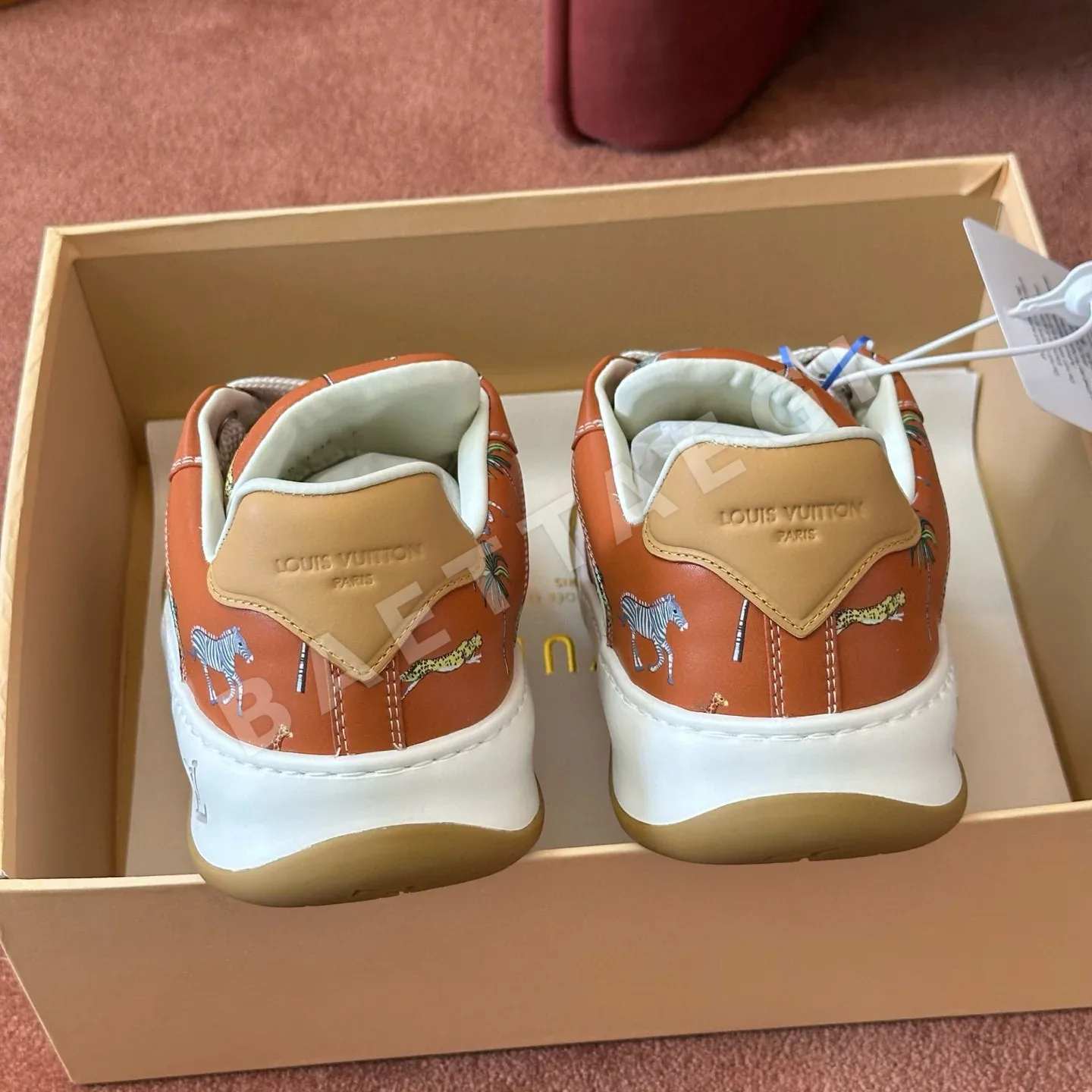 루이비통 LV 틸티드 모노그램 스니커즈 9986 상세 이미지 8