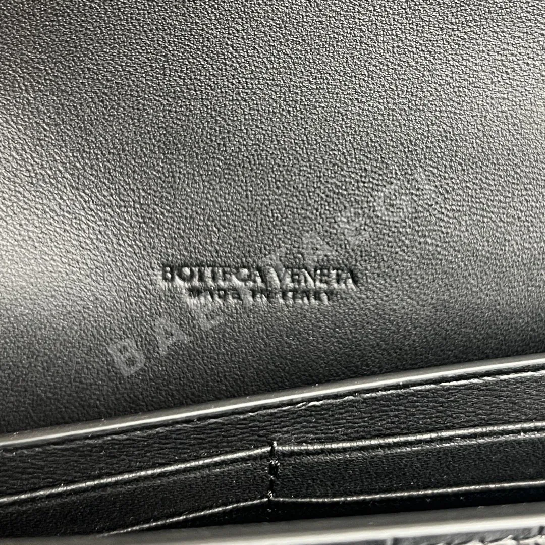 보테가베네타 크로커다일 엠보싱 램스킨 클러치백 741511 4718 상세 이미지 8