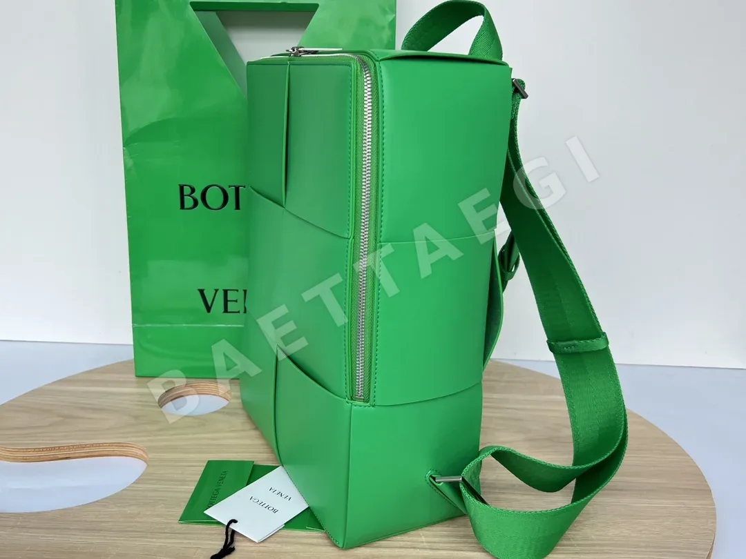보테가베네타 스퀘어 우븐 백팩 680092 5170 상세 이미지 3