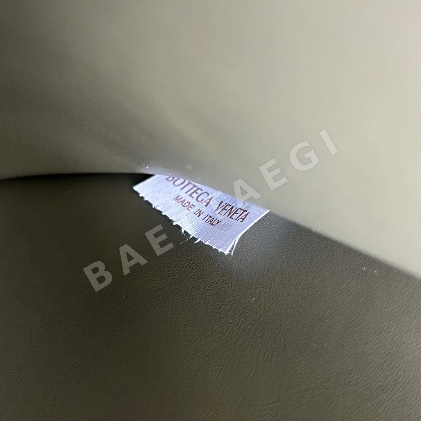 보테가베네타 인트레치오 직조 클러치 가방 상세 이미지 9