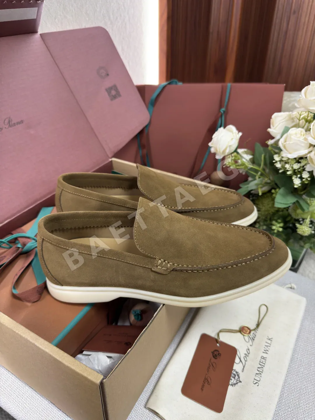 로로피아나 남성용 화이트 로퍼 상세 이미지 2