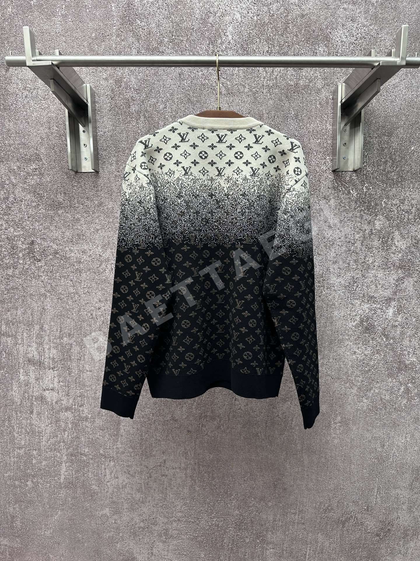 루이비통 로고 모노그램 오버핏 워싱 남성 맨투맨 레플리카 46297 Louis Vuitton 상세 이미지 2